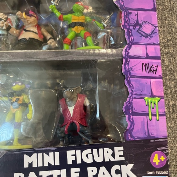 Teenage Mutant Ninja Turtles: Mutant Mayhem Mini Figure Battle Pack (8 figures) - Picture 3 of 6